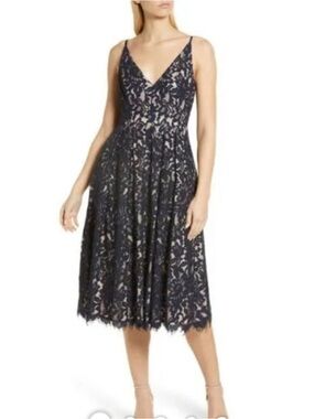 NWT Eliza J Navy Lace Midi Dress Size 2 Fit & Flare Navy V-Neck
